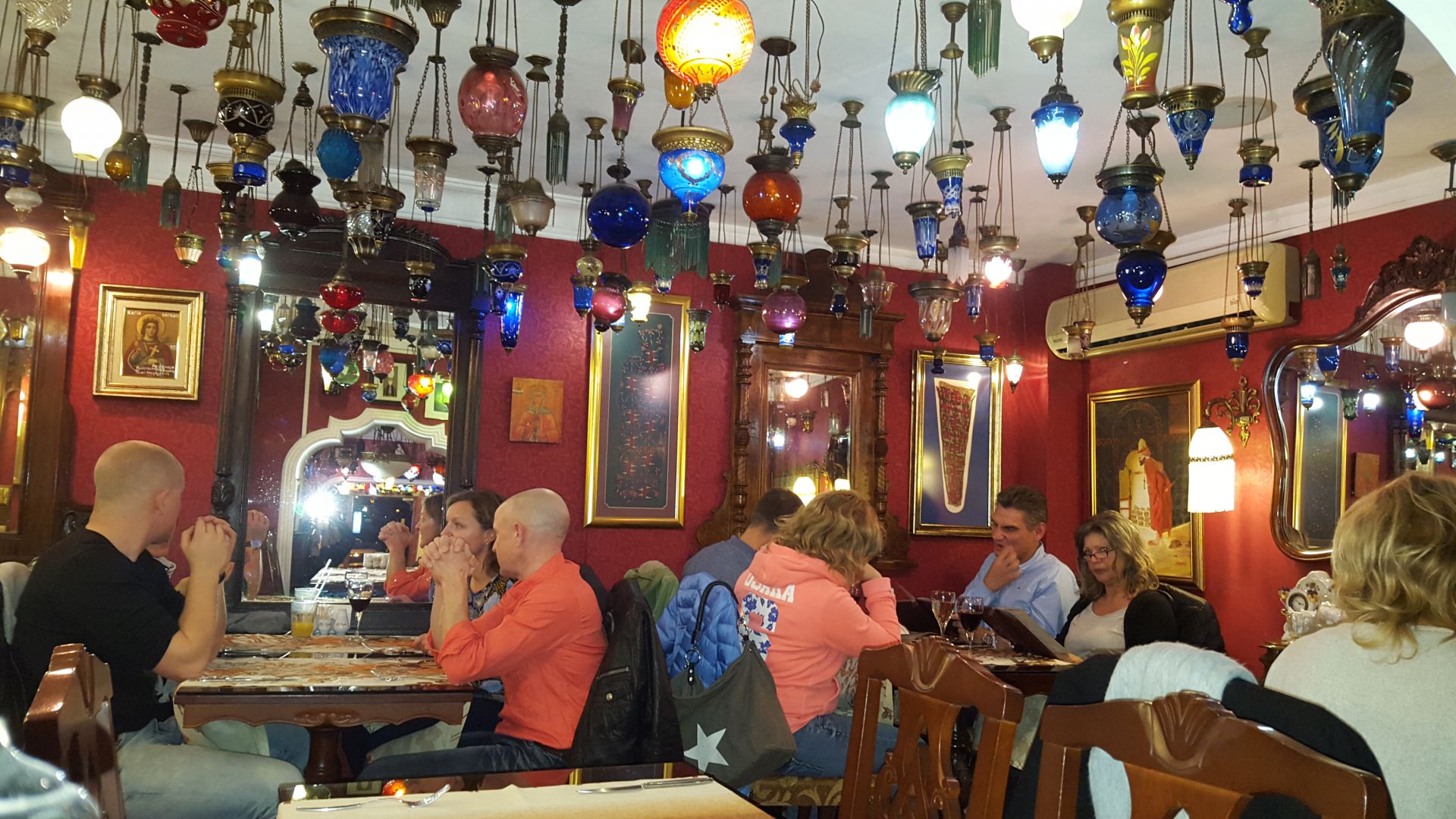 Lobi ve Kafe Görünümü